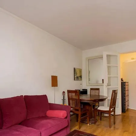 F2 En Rez De Chaussee Apartment
